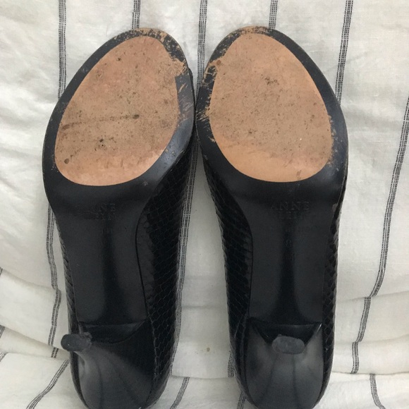 Anne Klein Black Lizard Print Peep-Toe Pumps - Picture 3 of 5